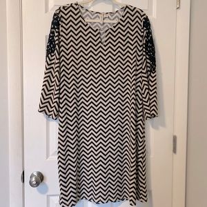 Chevron & lace stretchy dress